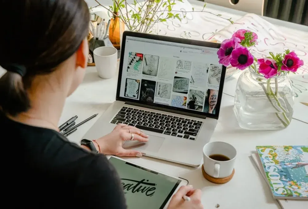 Freelancers Get Paid for Graphic Design With Seamless ACH | SeamlessChex